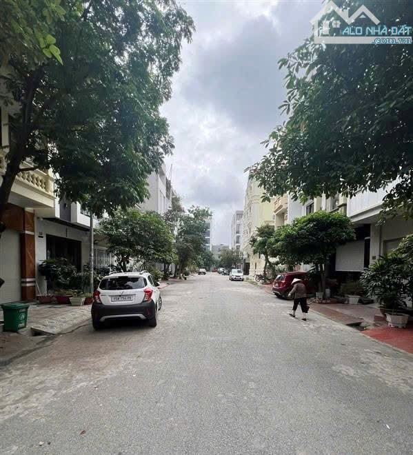 Bán lô đất 60m tặng nhà 2 tầng đang làm văn phòng lô 16 mở rộng lê hồng phong