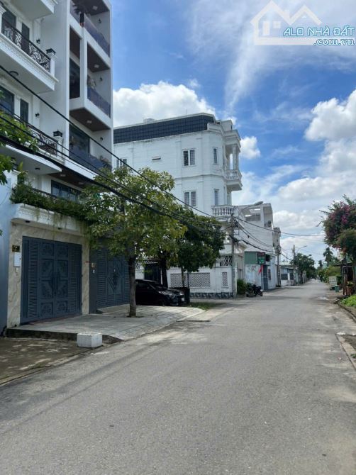 🔥Nhà C4,đường TL49, Phường THẠNH LỘC,Quận 12.dt 150m2 (7.5x21) đường 8m THÔNG 💵 8,05tỷ.