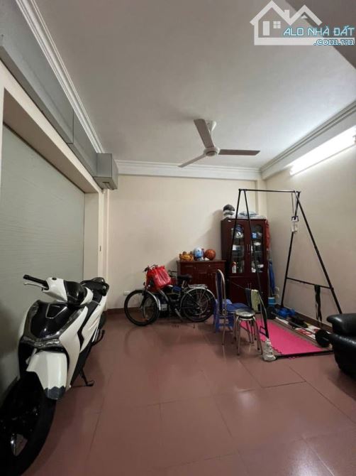 Bán gấp nhà đẹp 4 tầng mặt phố Nguyễn Công Trứ, 55m2, MT 14.5m, vị trí đẹp, kinh doanh