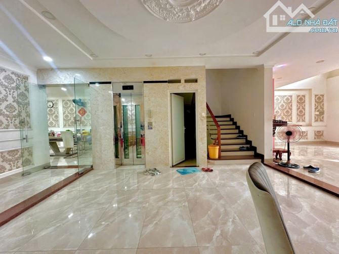 Siêu vị trí hẻm xe hơi đường CMT8 quận 10 (DT 6x16m) tiện ở liền
