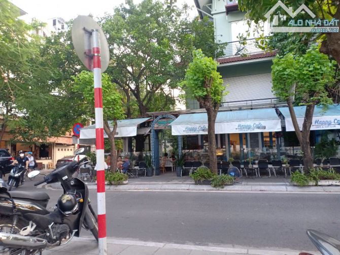 CHO THUÊ NHÀ BIỆT THỰ TRUNG HÒA NHÂN CHÍNH CẦU GIẤY HÀ NỘI Diện tích: 200m2 x4 tầng.