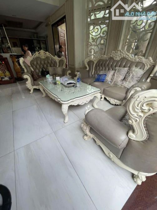 Biệt Thự Lô Góc Nguyễn Sơn – Diện Tích Khủng 126m² – Chuẩn Đẳng Cấp chỉ nhỉnh 18 tỷ –
