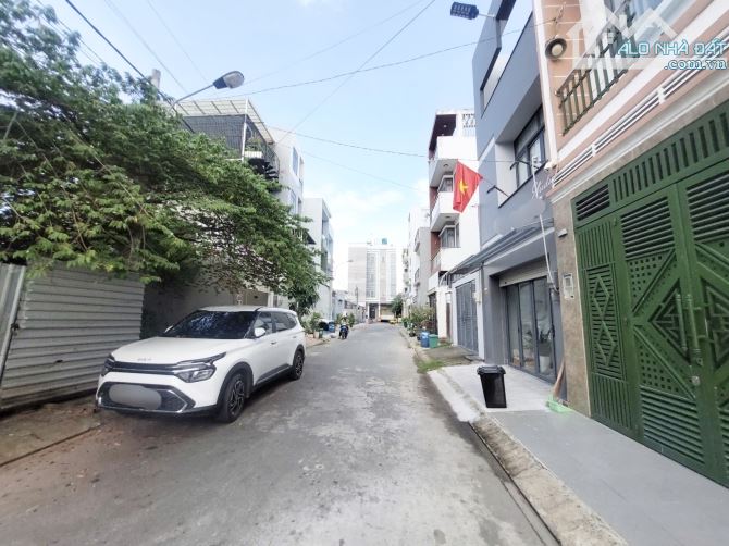 🔥CỰC PHẨM LÊ VĂN VIỆT – XE HƠI NGỦ TRONG NHÀ – GIÁ CHỈ 7 TỶ!