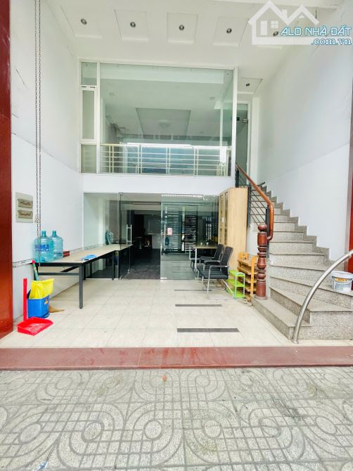 CHO THUÊ BUILDING MẶT TIỀN ĐƯỜNG NGUYỄN VĂN LƯỢNG P10 (TRỆT 5 LẦU)