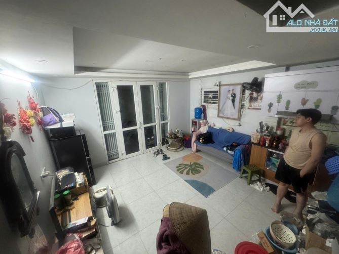 Bán nhà Mỹ Đình, 35m, 5 tầng dân xây, gần ô tô, full nội thất