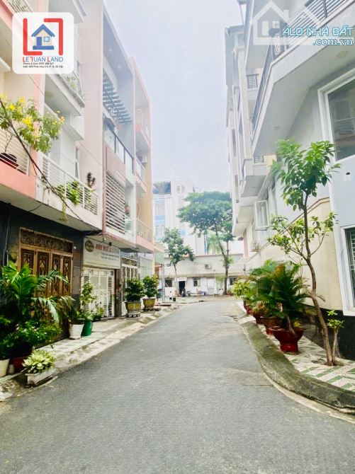 Bán nhà HXH oto tránh. Phan Huy Ích, GV. 5 tầng cực đẹp. 4x18m. Giá chỉ 6,9 tỷ.