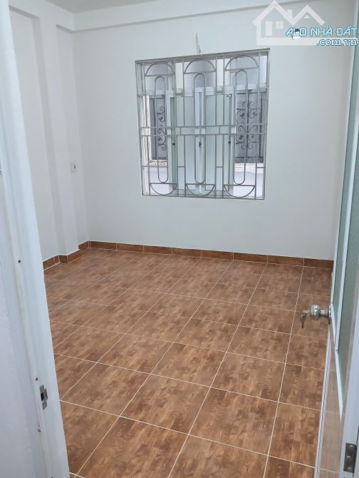 Phúc Lợi: 48m2 3 tầng Ô TÔ đỗ cổng chỉ 3,4tỷ