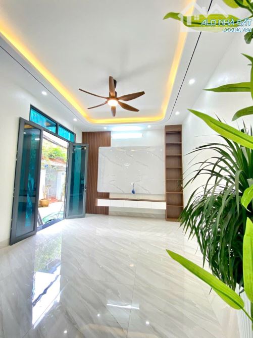 Bán nha Trong ngõ đường Trần Huy Liệu