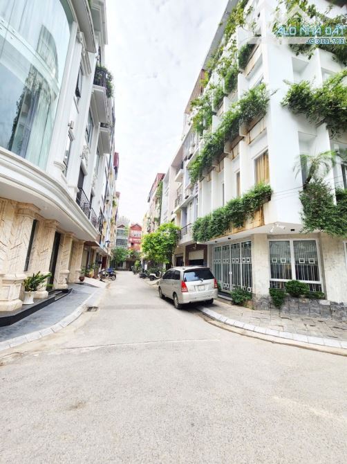 Bán nhà liền kề KĐT Văn Quán! Phân lô ô tô, vỉa hè, kinh doanh đỉnh, ~70m2 4 tầng 17..tỷ