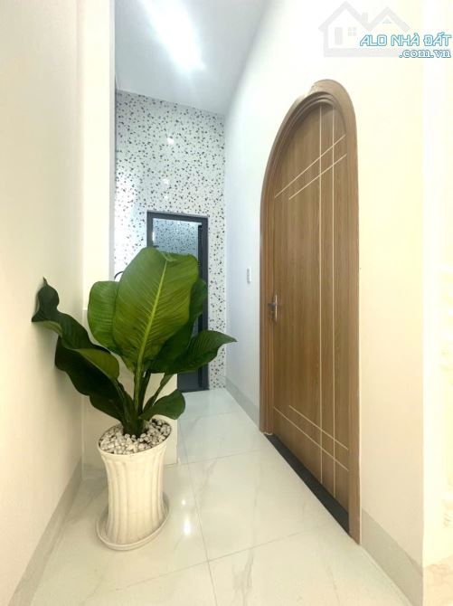 ✅ Bán nhà 1 trệt 1 lầu mặt tiền hẽm 20 , cách Nguyễn Văn Tiếp chỉ 100m thuộc Phường 5 - 11