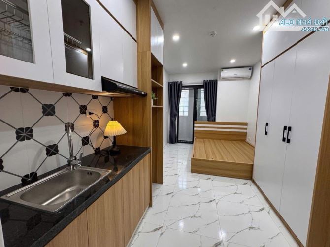 Bán toà CCMN, căn hộ dịch vụ Pháo Đài Láng 16 phòng khép kín dt68m2 x 6 tầng giá 19.6 tỷ - 1