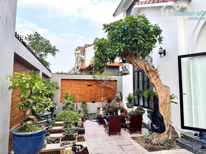 Bán biệt thự vườn 350m2 Lê Văn Chí, Linh Trung, Thủ Đức, giá 14.7 tỷ - 1