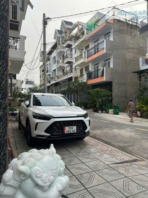 lô đất hẻm 10m đường Nguyễn Văn Quá 4,7x11m, giá 4,3 tỷ - 1