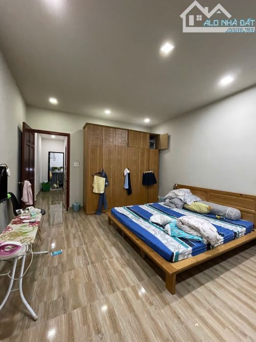 Bán nhà hẻm 5m gần trường Lam Sơn, ngang 4m, 2 tầng, full nội thất chỉ 4 tỷ 9 tl - 1