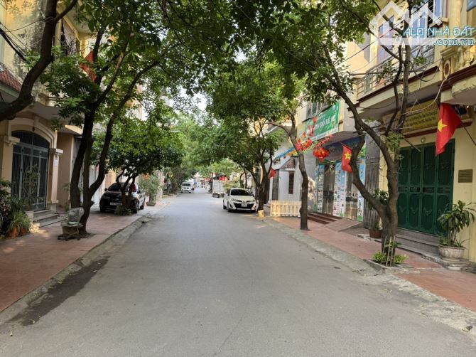 Bán Nhà Phố 36m2- 2T- TT Công An Đa Sỹ- đường 2 ô tô tránh- Sổ vuông- Nhỉnh 9 tỷ - 1