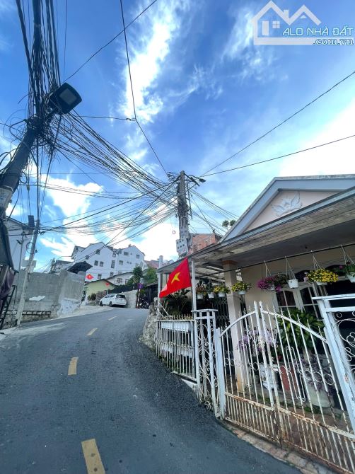 BÁN NHÀ CẤP 4 CĂN GÓC LÊ HỒNG PHONG – VIEW THOÁNG ĐẸP TẠI TRUNG TÂM ĐÀ LẠT - 1