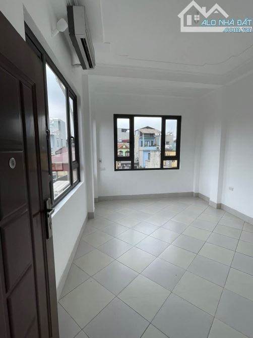 Bán nhà dân xây lô góc, oto đỗ cửa, gần phố, DT 41 m2, giá 8.95 tỷ. - 1