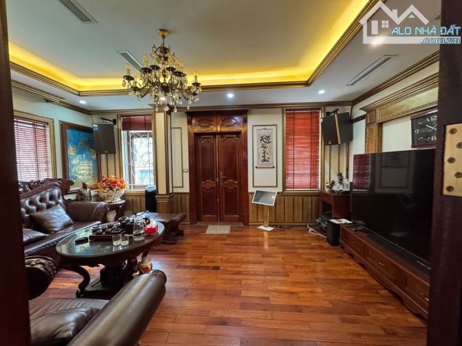 Bán nhà mặt phố, lô góc, Nguyên Hồng, Đống Đa 70m2 5 tầng MT 5m 39 tỷ