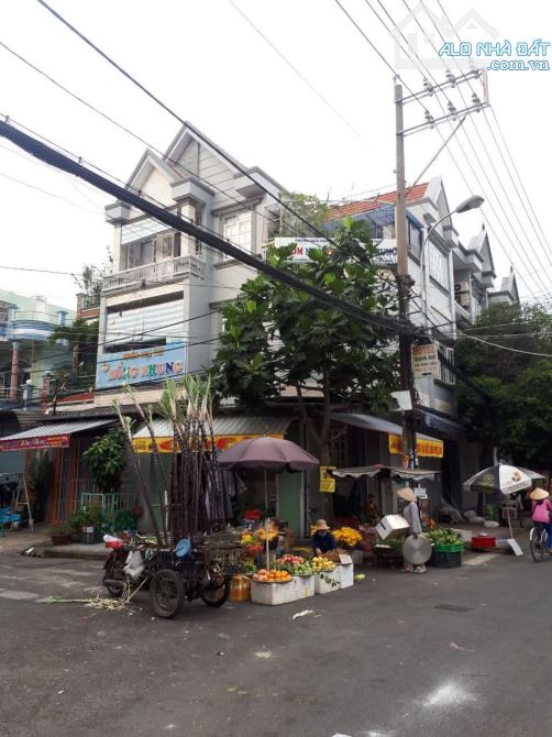 Bán nhà căn góc MTKD Đường D11 Tân Phú 9.2x24m đúc 2 lầu giá 25 tỷ TL (mặt tiền chợ) - 1
