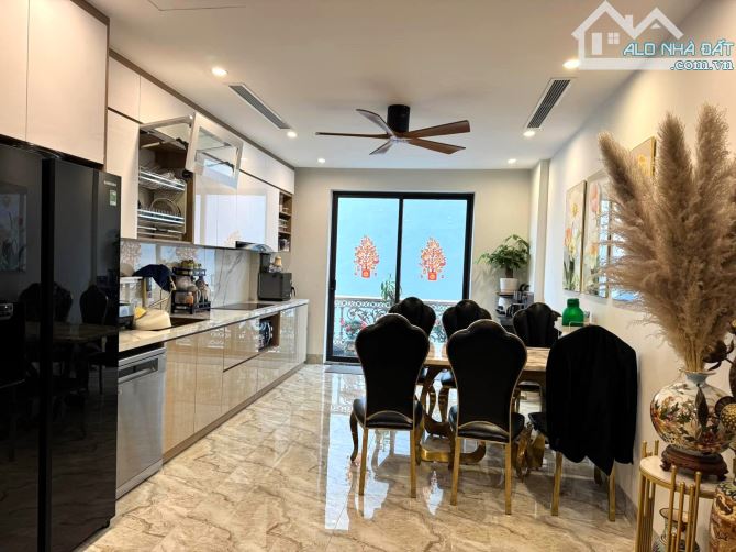 BÁN NHÀ THÁI HÀ - PHÂN LÔ - GARA Ô TÔ - 42M2 - 5 TẦNG THANG MÁY - 4.2M MẶT TIỀN - 16 TỶ X - 1