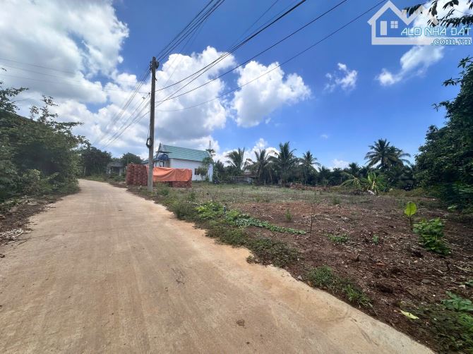 Đất full thổ cư 155m2 giá chỉ 490 triệu, sổ hồng riêng, đường bêtông, gần hồ Trị An - 1