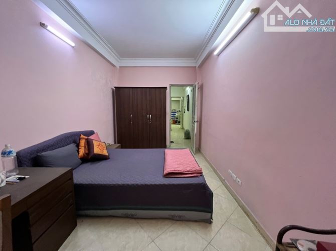 Bán nhà mặt phố Tân Ấp Ba Đình.DT::43m2 x 5 T...SĐCC.. Giá 11,9 tỷ - 1