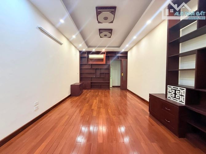 Bán nhà đẹp Nguyễn Chí Thanh 38m2, 5 tầng view hồ giá chỉ 9.1 tỷ - 1