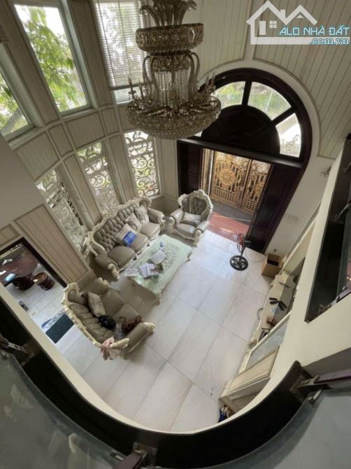 Biệt Thự Lô Góc Nguyễn Sơn – Diện Tích Khủng 126m² – Chuẩn Đẳng Cấp chỉ nhỉnh 18 tỷ – - 1