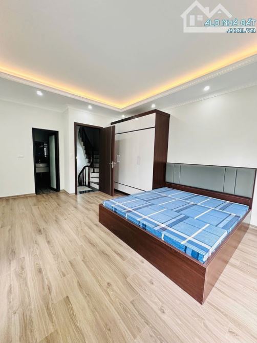 40M RA Ô TÔ TRÁNH , BA GÁC ĐỖ CỬA , SÁT BÃI GỬI Ô TÔ , NGÕ THOÁNG RỘNG , KHƯƠNG HẠ . - 1