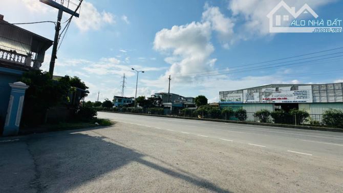 Bán đất tặng nhà xưởng đường Quốc lộ 5 (gần chùa Quỳnh Cư) - 600m2 - mt 27,3m-full thổ cư - 1