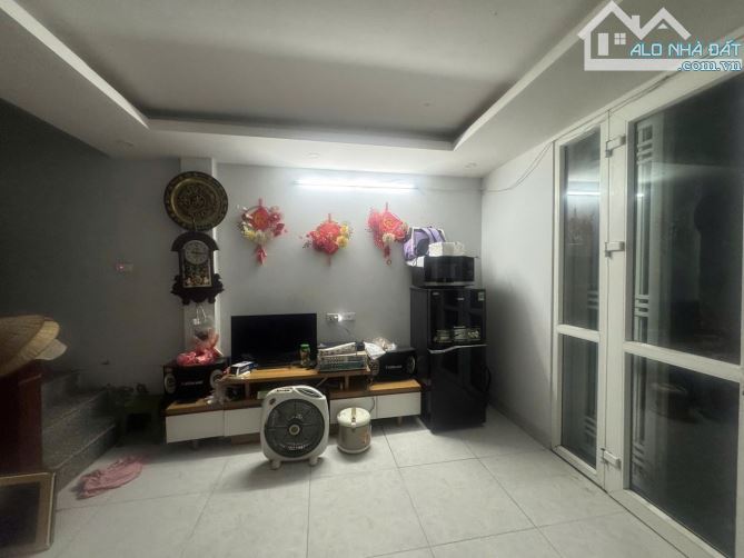 Bán nhà Mỹ Đình, 35m, 5 tầng dân xây, gần ô tô, full nội thất - 1