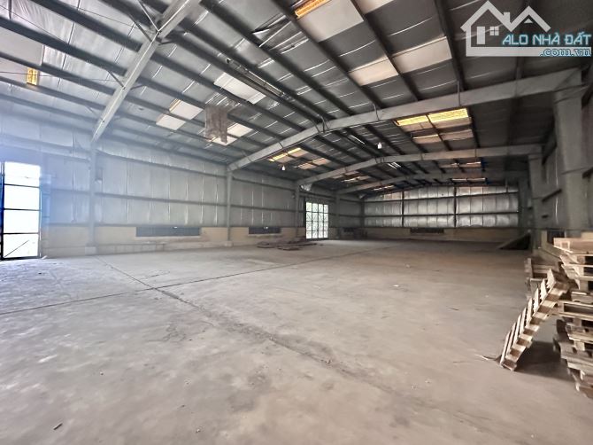 1800m kho xưởng khu vực Dương Văn Bé cần cho thuê, container vào, giá 130k/m - 1