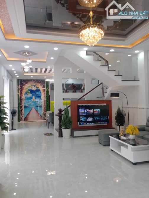 Biệt Thự Góc 2 Mặt Tiền - Khu Dân Cư Biệt Lập - An Ninh - Sát Vách Q7 - 1