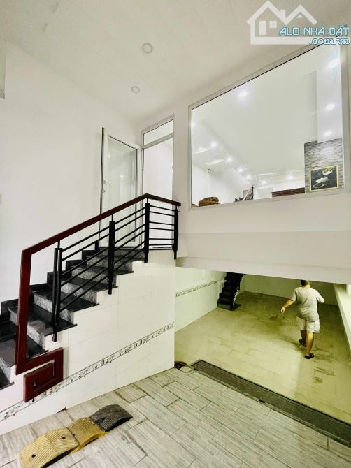 Bán Nhà Tân Thới Hiệp 08. 4 Tầng, có hầm để xe, hẻm 5m thẳng 1 trục, không lộ giới.