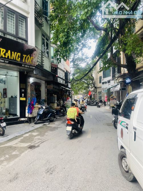 BÁN NHÀ HAI BÀ TRƯNG - Ô TÔ TRÁNH - DIỆN TÍCH 75M x 3 TẦNG - MẶT TIỀN 5.2M. GIÁ 20.85 TỶ - 1