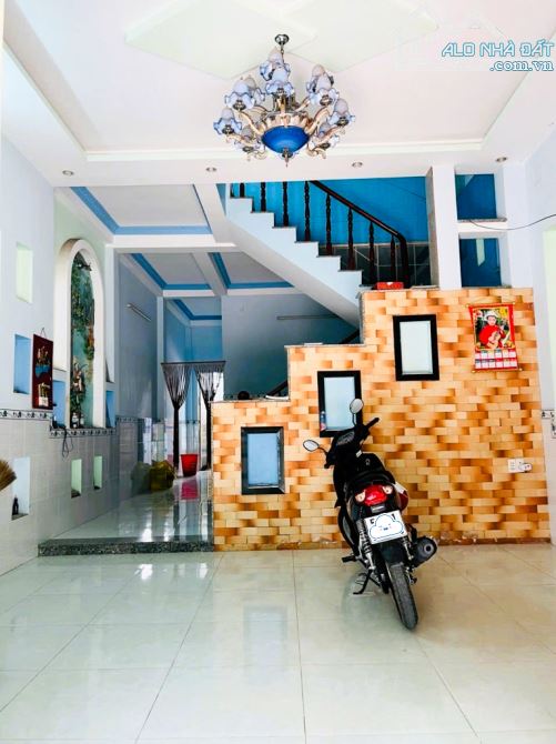 BÁN NHÀ 2TẦNG MẶT TIỀN 5M, 4PN - Ô TÔ ĐỖ CỬA - ĐƯỜNG SỐ 6, LONG TRƯỜNG, Q9 - GIÁ 5.39TỶ TL - 2