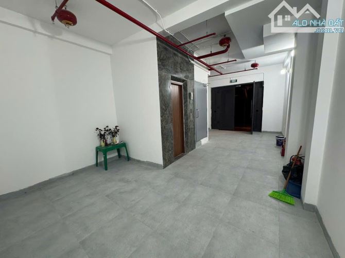 BÁN GẤP CCMN TẠI TRUNG TÂM MỸ ĐÌNH ,DT 34M 7 TẦNG ,THANG MÁY ,10P KHÉP KÍN ,GIÁ 6 TY X CTL - 2