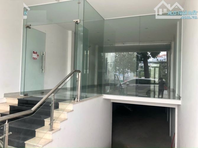 Bán nhà Mặt tiền đường Lê Thị Riêng, Q.12 gần UBND, DT: 11x25m giá 33 tỷ tl - 2