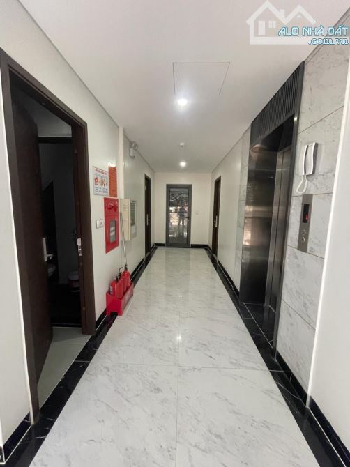 Bán Toà CCMN Nguyễn Xân Khoát, Khu Ngoại Giao Đoàn DT 150M 9T MT 9.8M KD 200Tr/Tháng - 2