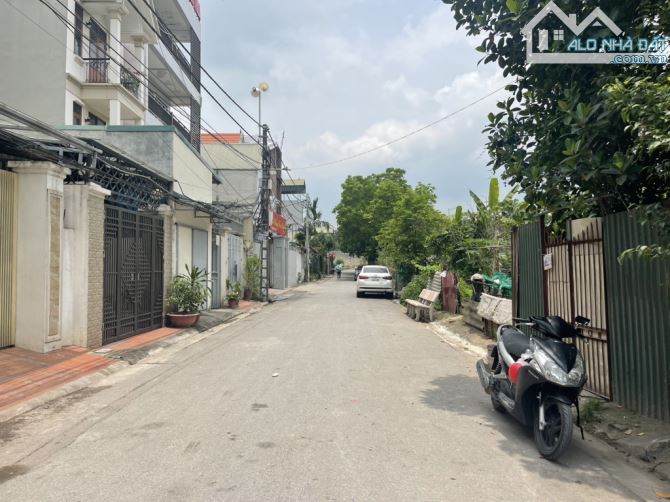 Bán Nhà view Công Viên, 2 mặt tiền, Thạch Bàn 52m2, 3tầng, mặt tiền 4.5m, giá 11 tỷ. - 2