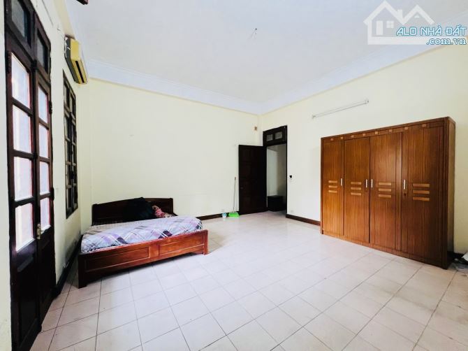 Bán nhà Nguyên Hồng, 66m2 x 4T, MT 5,6m. Phân lô, vỉa hè, oto. KD. 27 tỷ. - 2