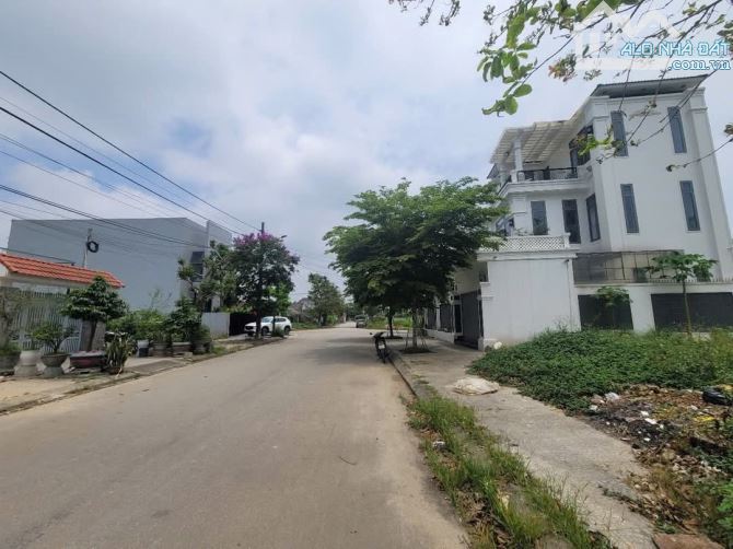 Đất Mặt Tiền Nguyễn Viết Song Cạnh EcoGarden - 2
