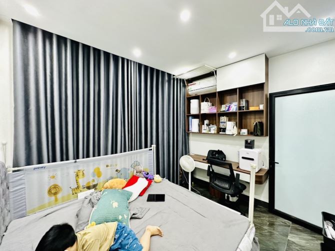 Siêu phẩm Nguyễn khoái , 45m -3 Tầng 3 ngủ , giá 6.3 tỷ - 2