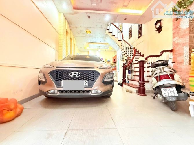 Chính chủ bán nhà 5 tầng lô góc ngõ 81 Linh Lang chỉ 16 tỷ, ô tô tránh, kinh doanh - 2