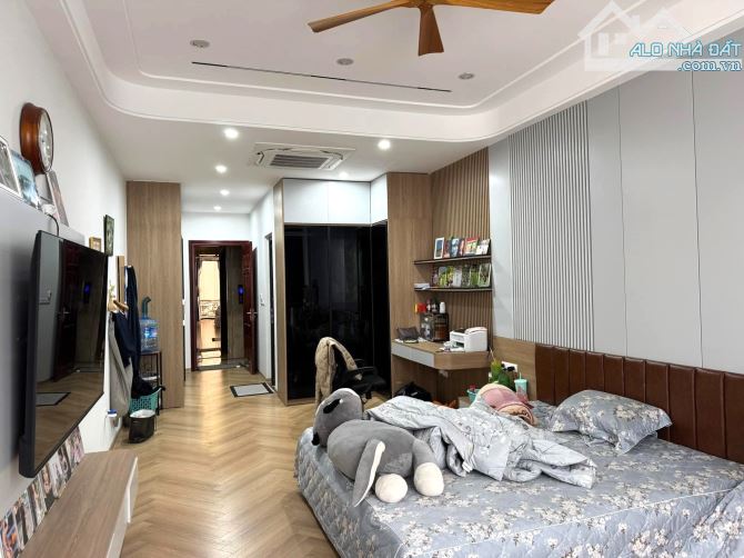 BÁN NHÀ THÁI HÀ - PHÂN LÔ - GARA Ô TÔ - 42M2 - 5 TẦNG THANG MÁY - 4.2M MẶT TIỀN - 16 TỶ X - 2
