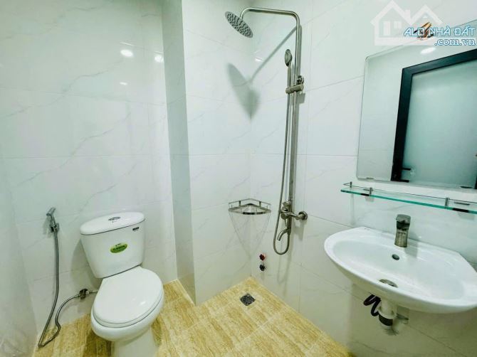90m2, BÁN CHDV 5 TẦNG, CÓ THANG MÁY, 60tr/ tháng, NGUYỄN VĂN NGHI, P3 GV, 12.x TỶ - 2