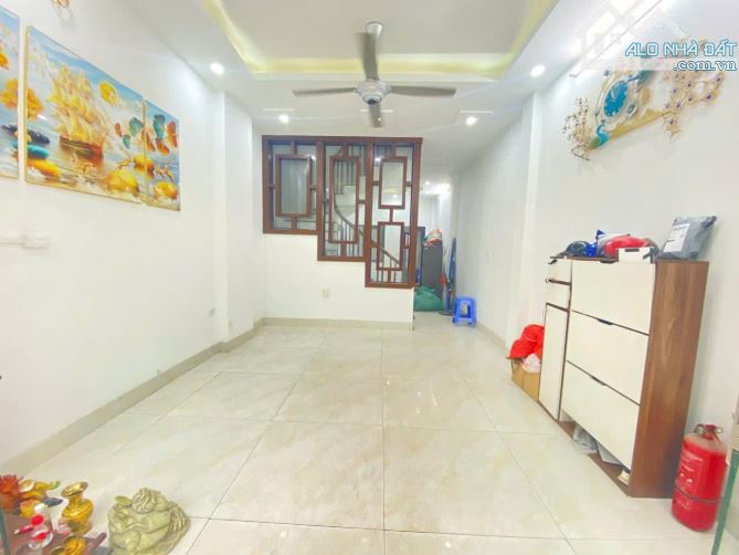 XUÂN PHƯƠNG 2 THOÁNG TRƯỚC SAU-Ô TÔ ĐỖ CỬA-THÔNG 2 NGÕ-SÁT TRỊNH VĂN BÔ-40M NHỈNH 6 TỶ - 2