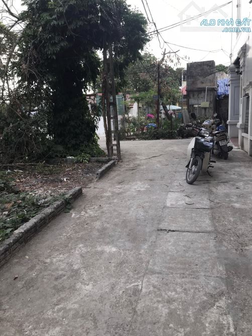 Đông Mỹ, Thanh Trì. DT: 64m, MT: 4.8m, giá 5.5 tỷ, ngõ ô ô tô vào đất, gần TĐC Đông Mỹ - 2