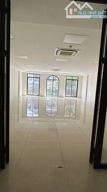 bán nhà 8 tầng thang máy sổ vuông oto 7 chỗ qua phố Nguyễn Khánh Toàn Cầu Giấy 65m 25 tỷ - 2