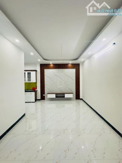 BÁN NHÀ TRƯƠNG ĐỊNH – 5 TẦNG MỚI XÂY – THANG MÁY – PHÂN LÔ – GẦN Ô TÔ – 45m2 - 2
